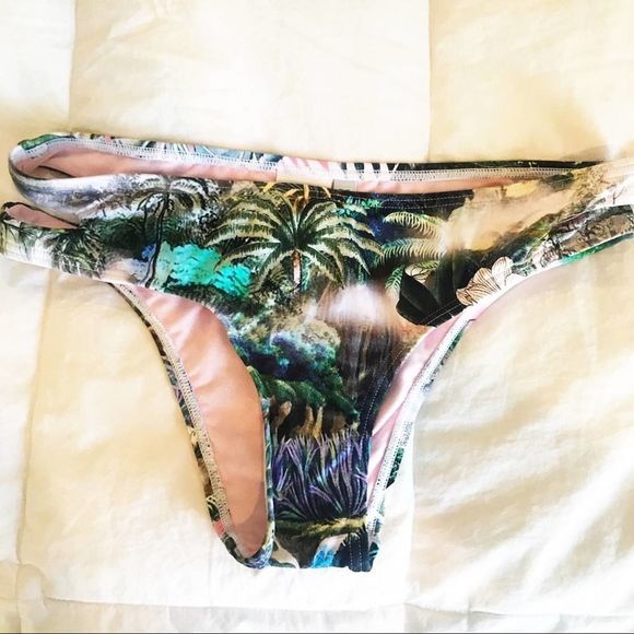 New BIKINI LAB Jungle Tropical Print Bikini - Picture 3 of 9